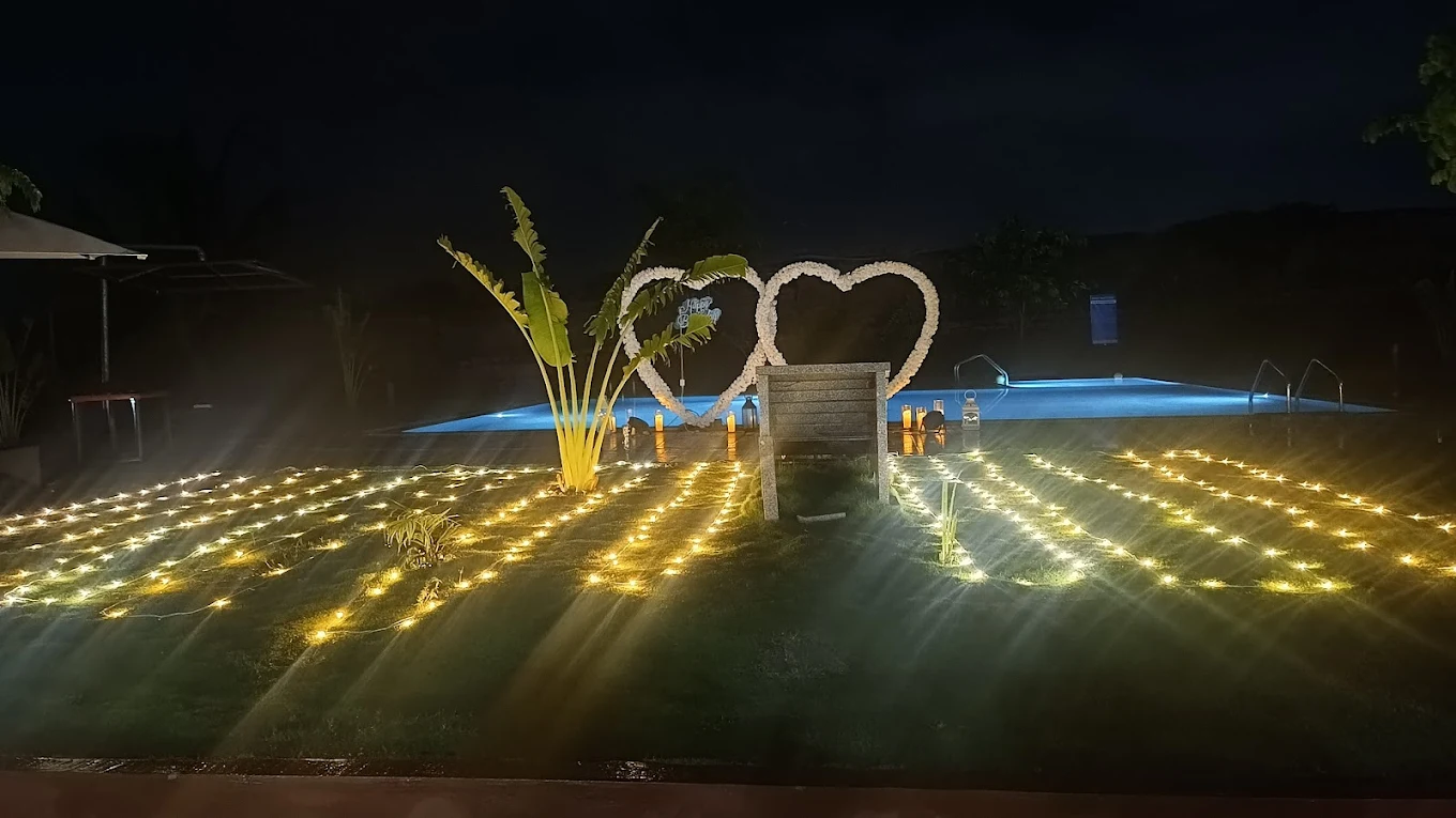 lotus-valley-hideaway-bedroom-balcony-view